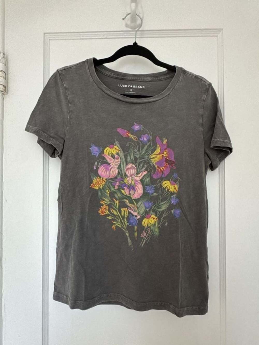 Lucky Brand Floral Graphic Faded Tee Size S Gray Botanical Short Sleeve Shirt Fa